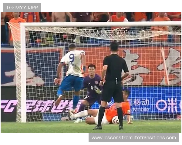 王昊斌劲射险破门彭浩宸神勇扑救半场成都蓉城B队与山东泰山B队战成平局