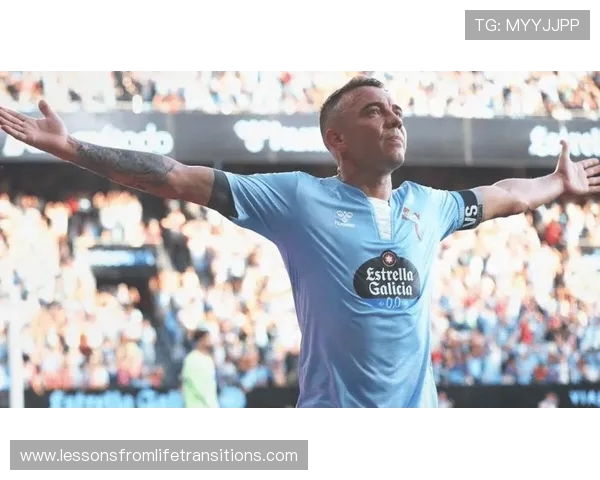 无人机炫舞点亮夜空塞尔塔深情致敬队史出场王阿斯帕斯